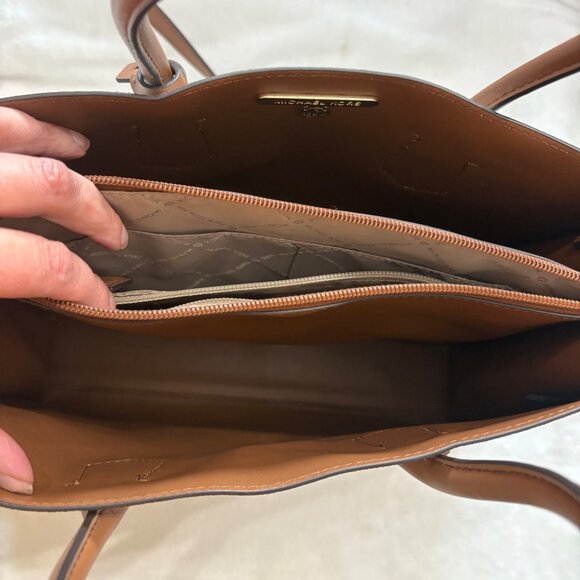 Michael Kors Logo Cream & Brown Canvas & Leather Tote Bag With Detachable Strap - Picture 15 of 16